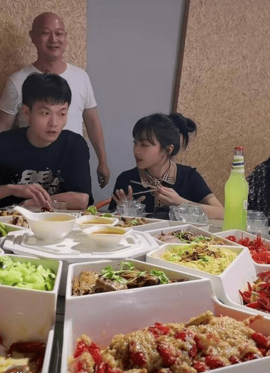 饭局做什么最赚钱(饭局可以做点什么游戏之类的) 饭局做什么最赚钱(饭局可以做点什么游戏之类的)