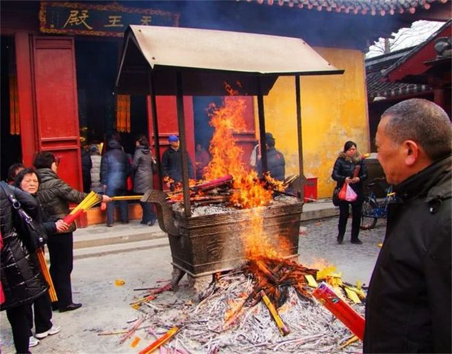 在寺院做什么赚钱(在寺院做什么赚钱快) 在寺院做什么赚钱(在寺院做什么赚钱快)